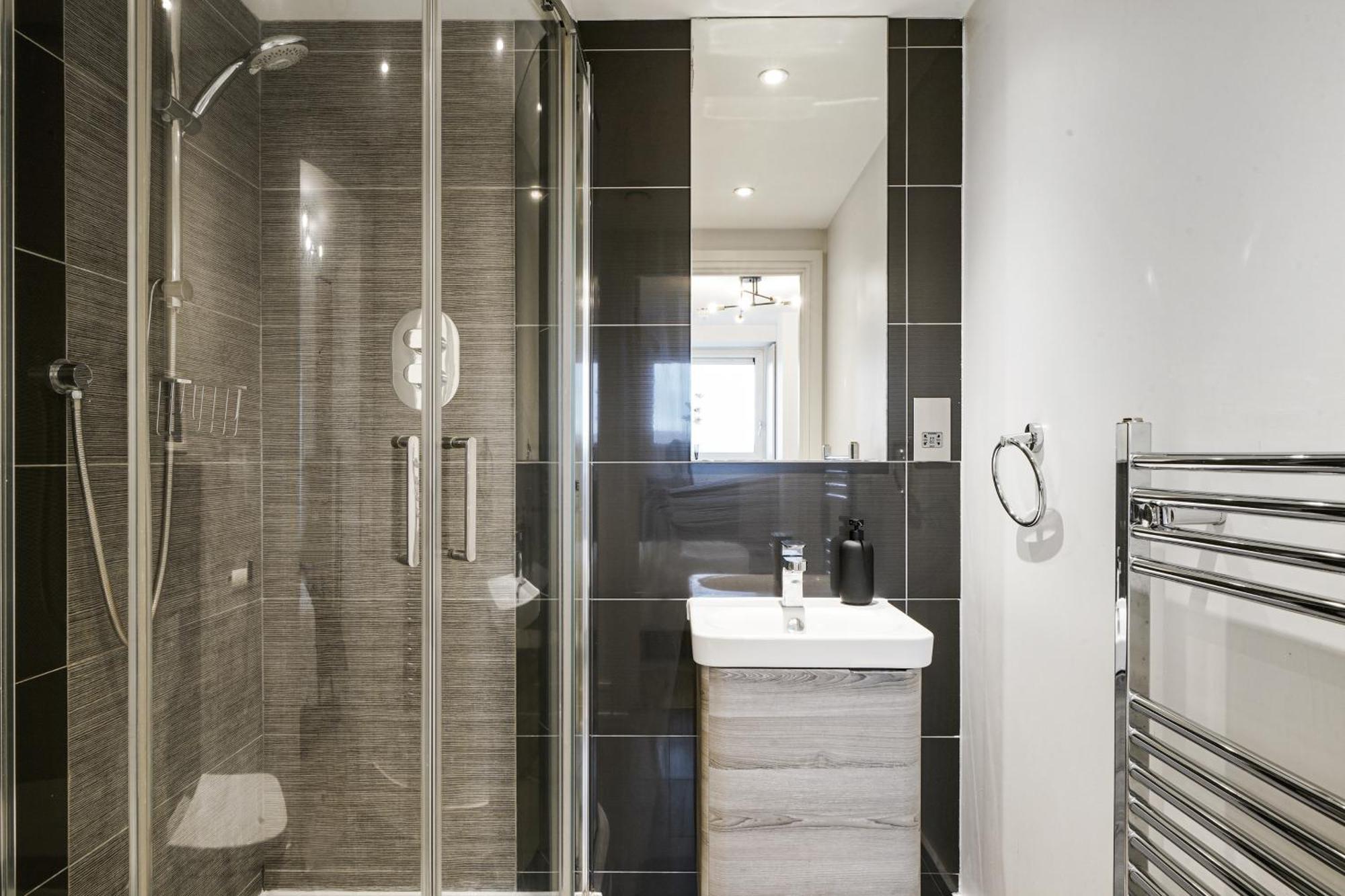 Luxury Apartment With Stunning Views On 10Th Floor Edgware Kültér fotó
