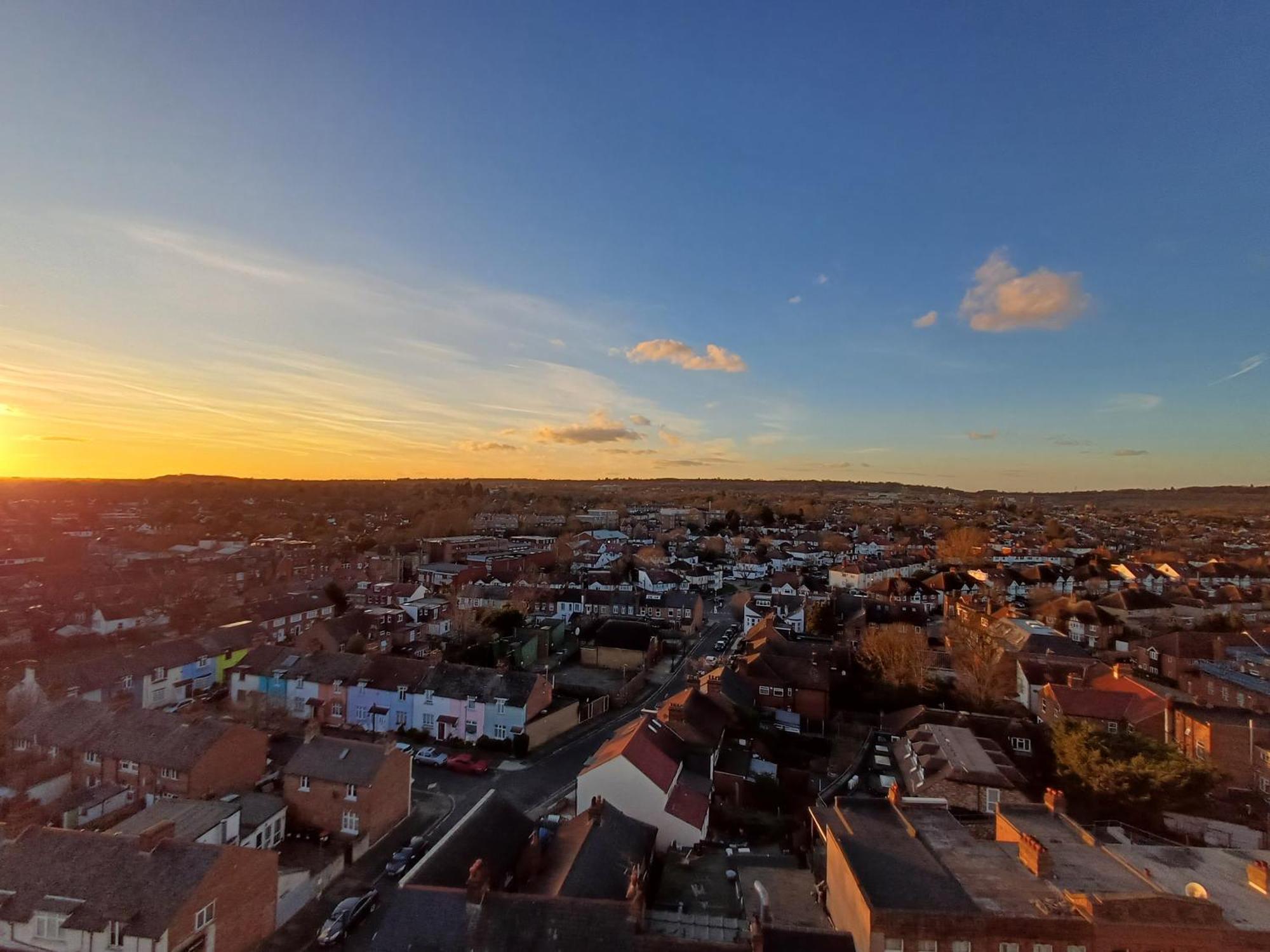 Luxury Apartment With Stunning Views On 10Th Floor Edgware Kültér fotó
