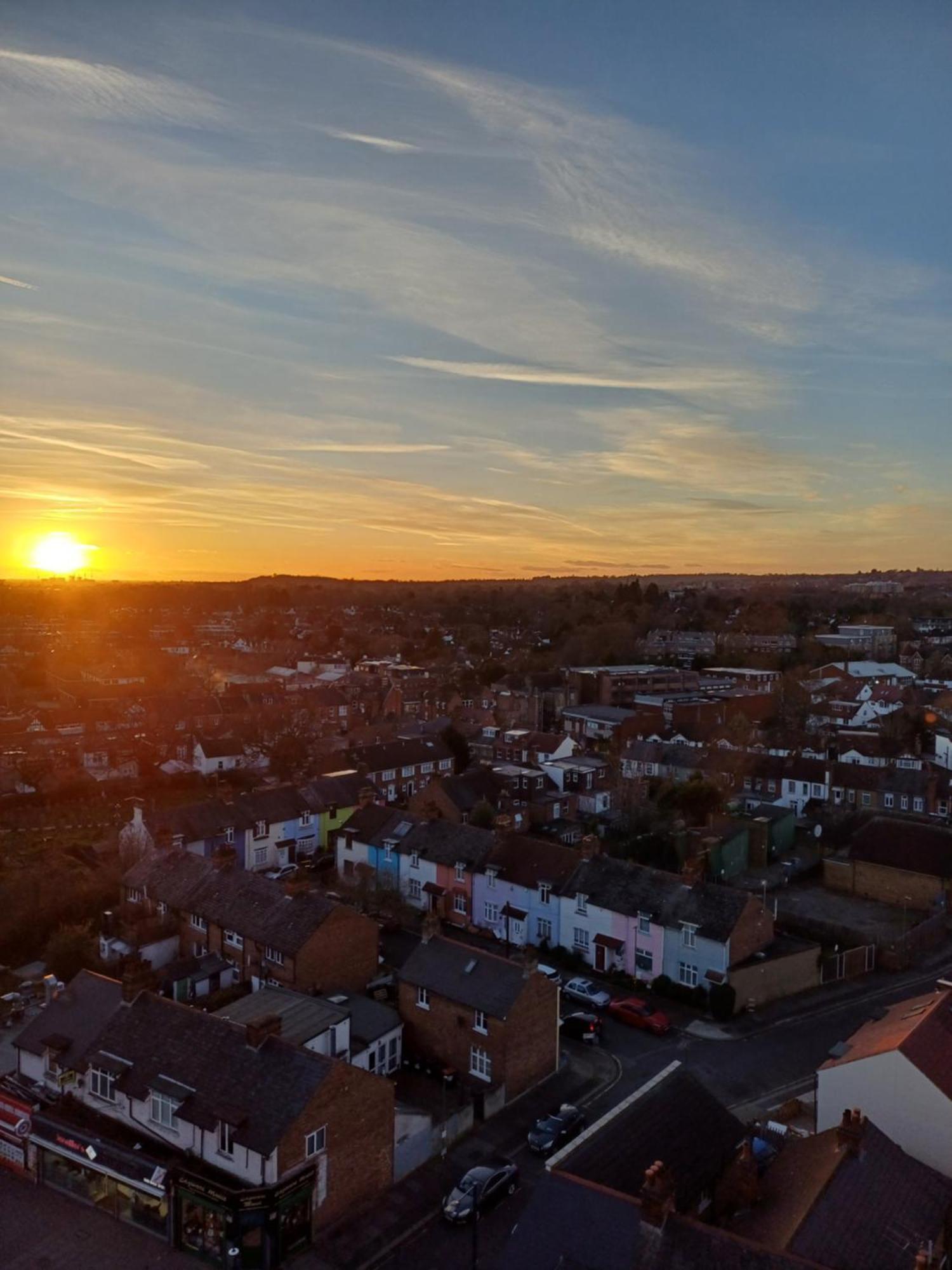 Luxury Apartment With Stunning Views On 10Th Floor Edgware Kültér fotó